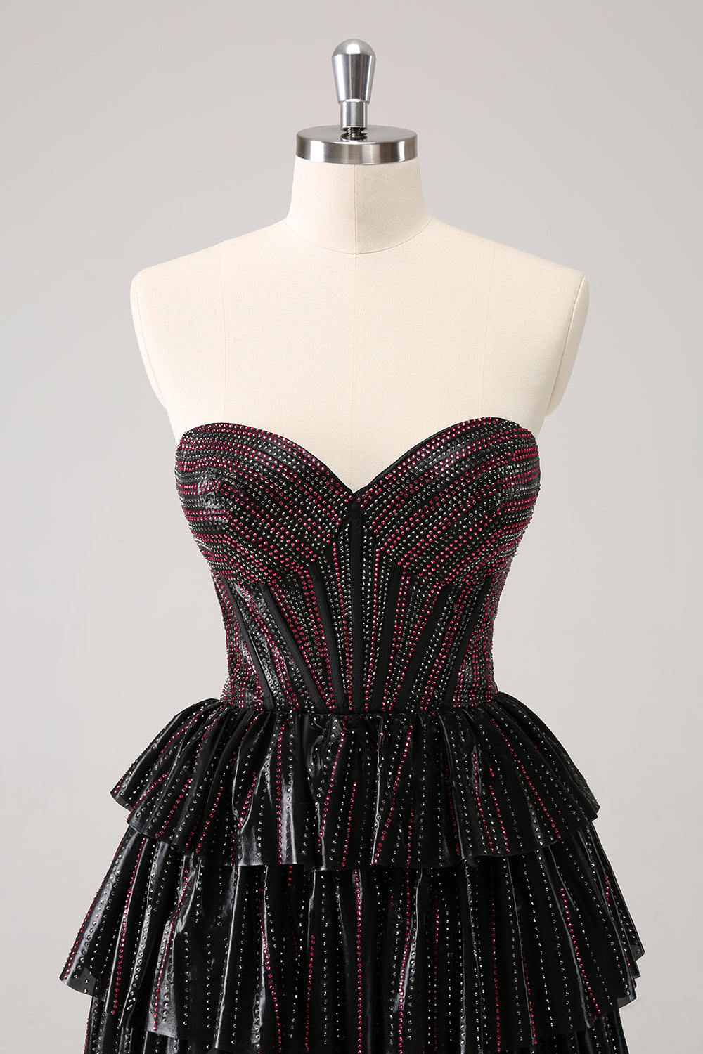 Sparkly Black Pink Sweetheart Tiered Homecoming Dress med perler
