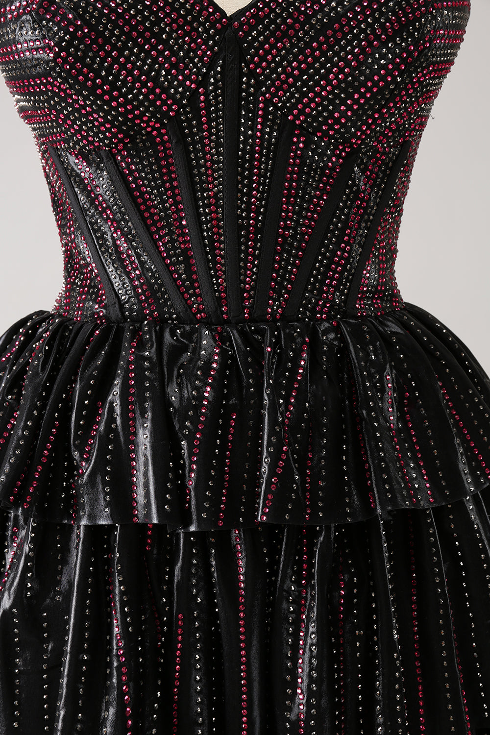 Sparkly Black Pink Sweetheart Tiered Homecoming Dress med perler