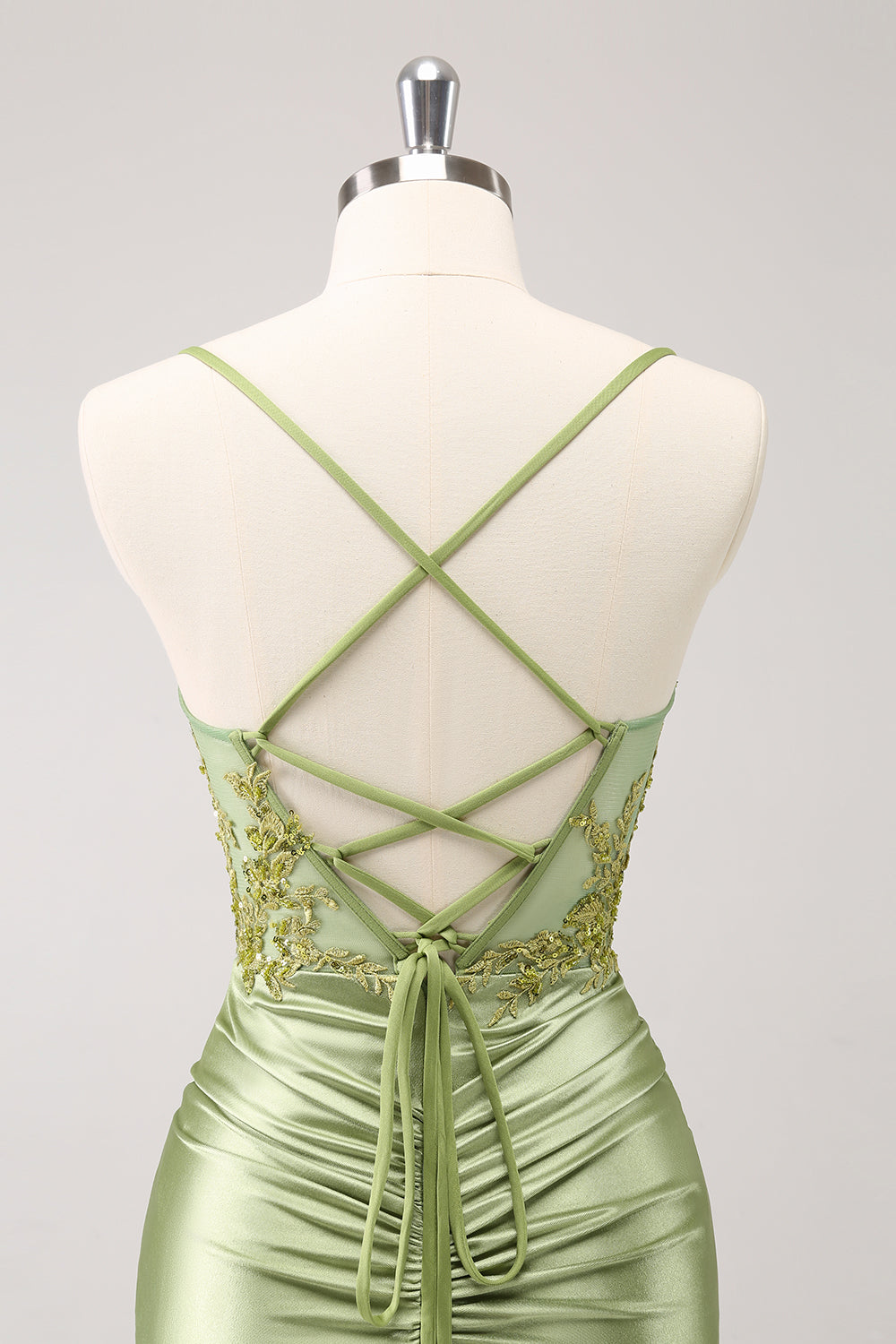 Glitrende Army Grønn Lace-Up Back Appliques Plissert Homecoming Kjole