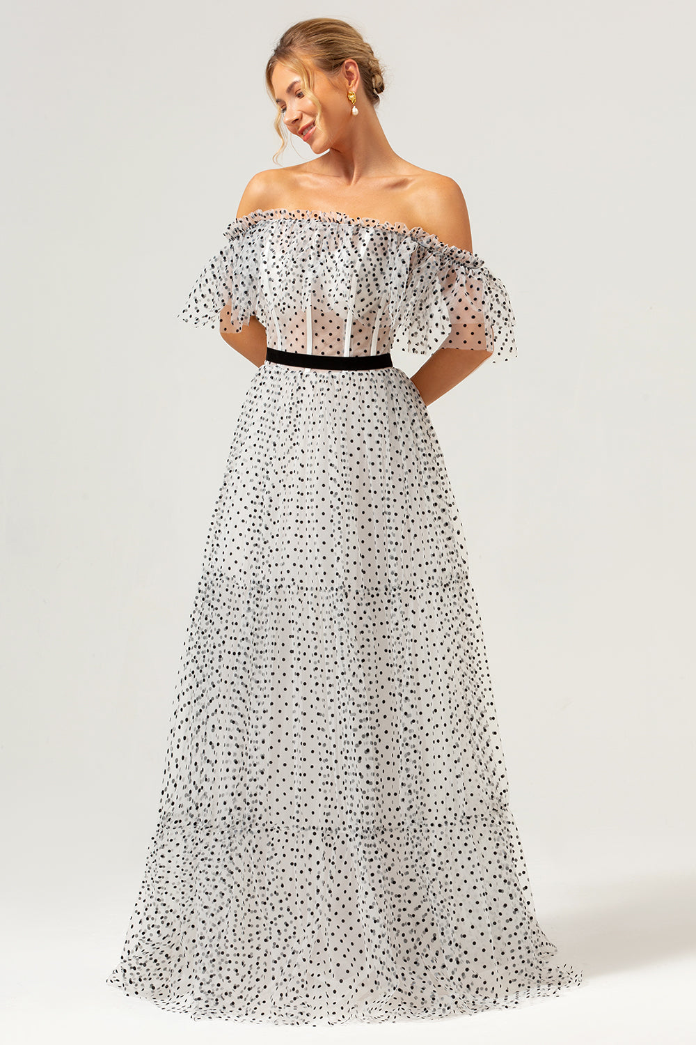 Hvit Svart A-linje Off The Shoulder Lang Ballkjole med Dot