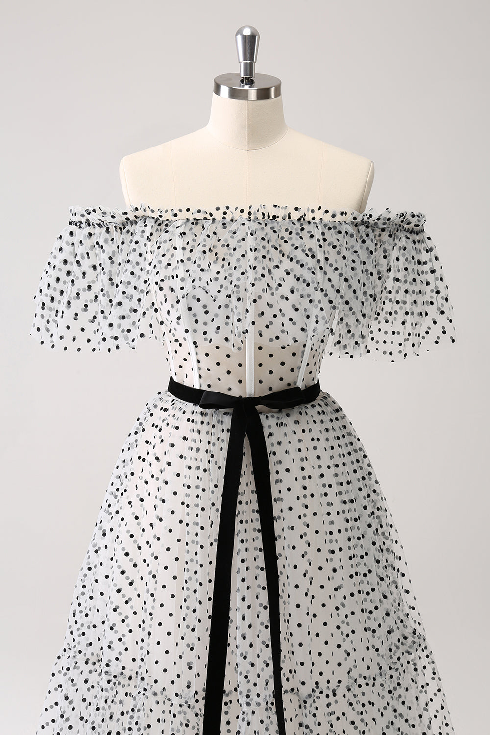 Hvit Svart A-linje Dot Off-the-Shoulder Ballkjole