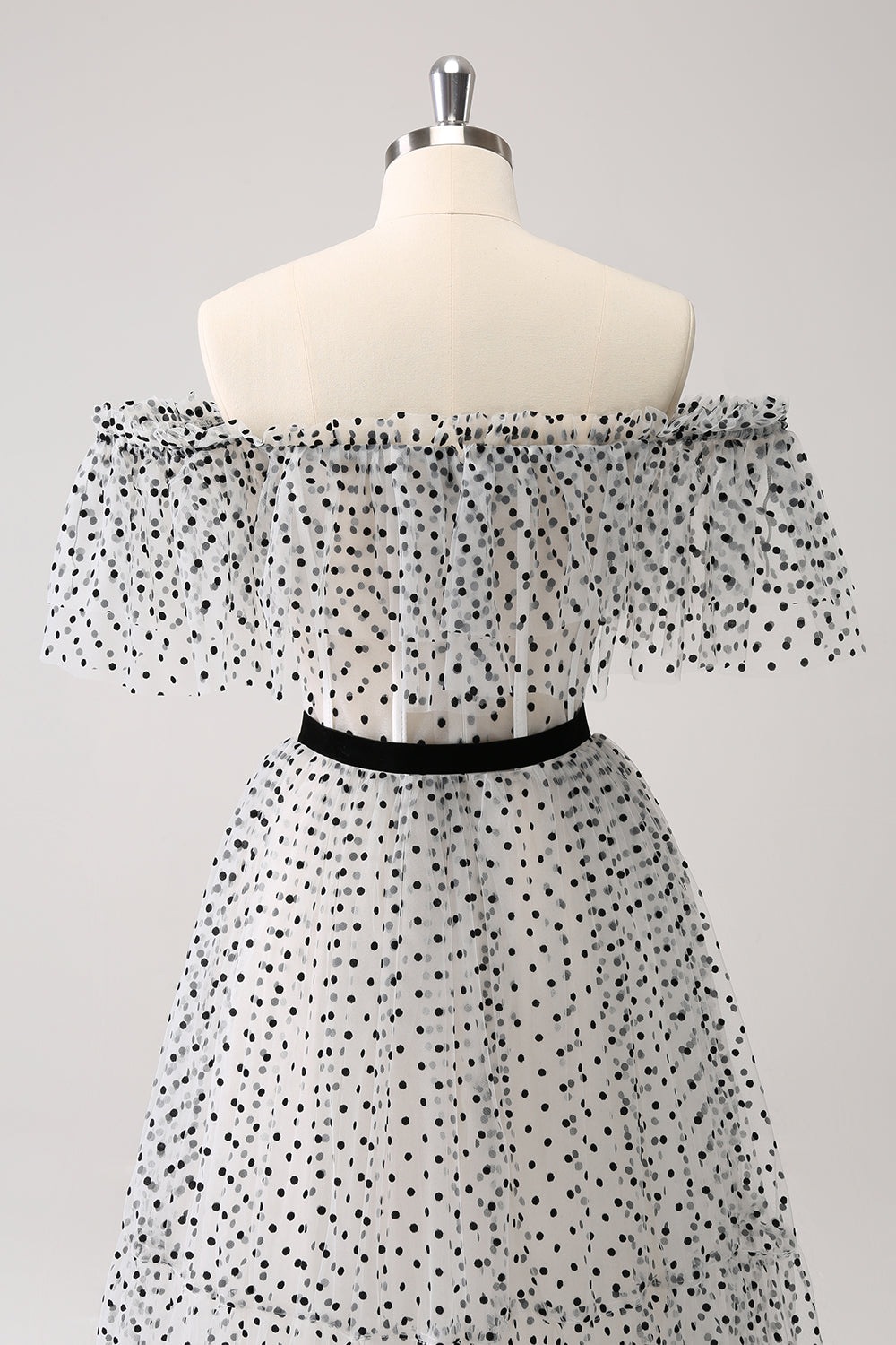 Hvit Svart A-linje Dot Off-the-Shoulder Ballkjole