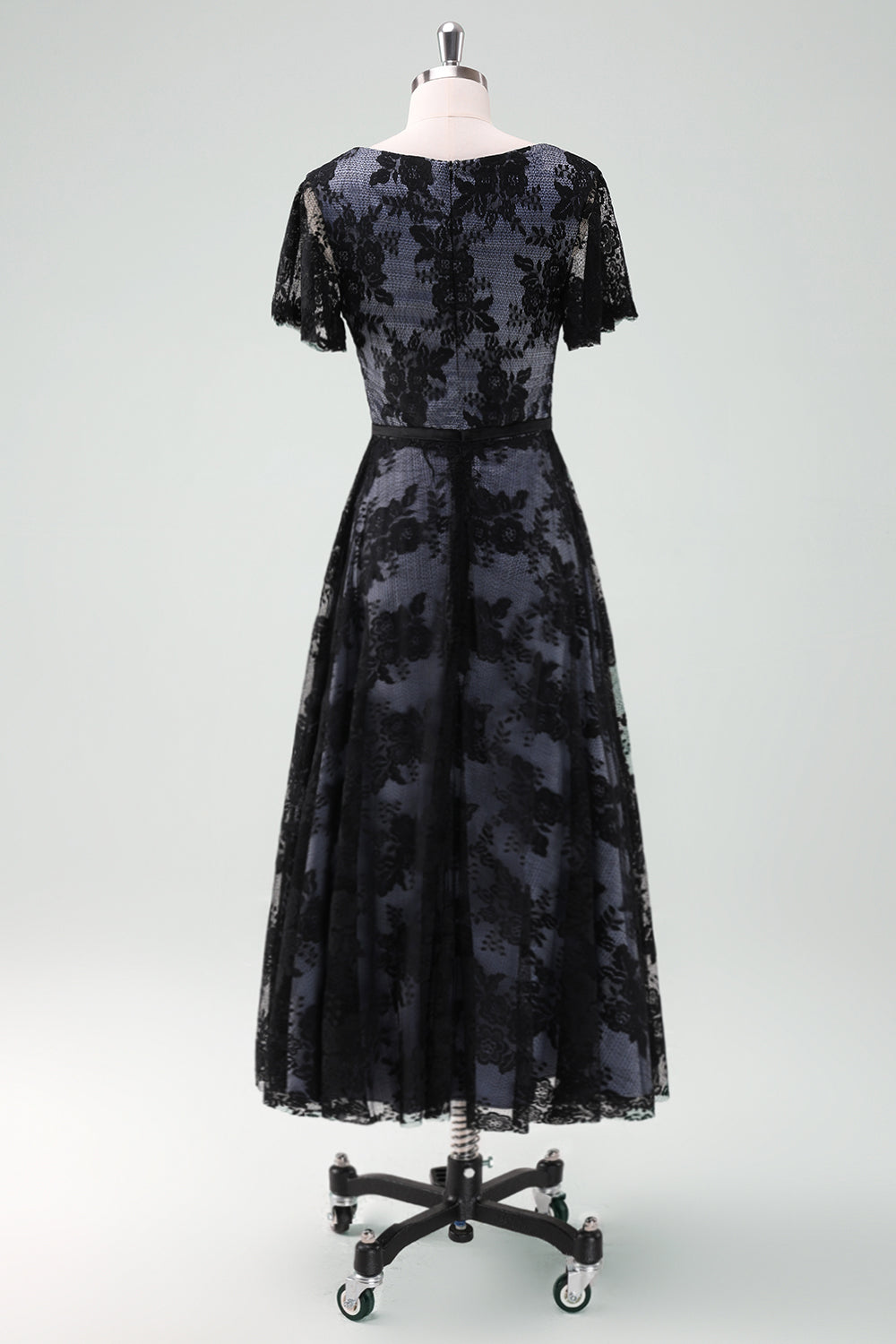 Svart V-hals korte ermer blonder A-linje kjole til brudens mor