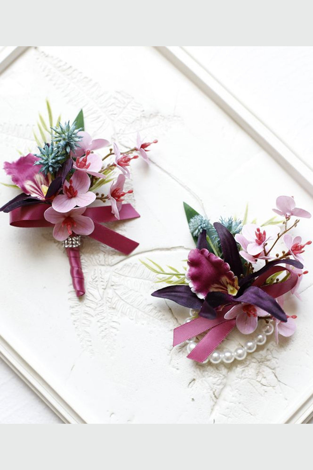 Burgunder Prom Wrist Corsage og Boutonniere for menn med perler