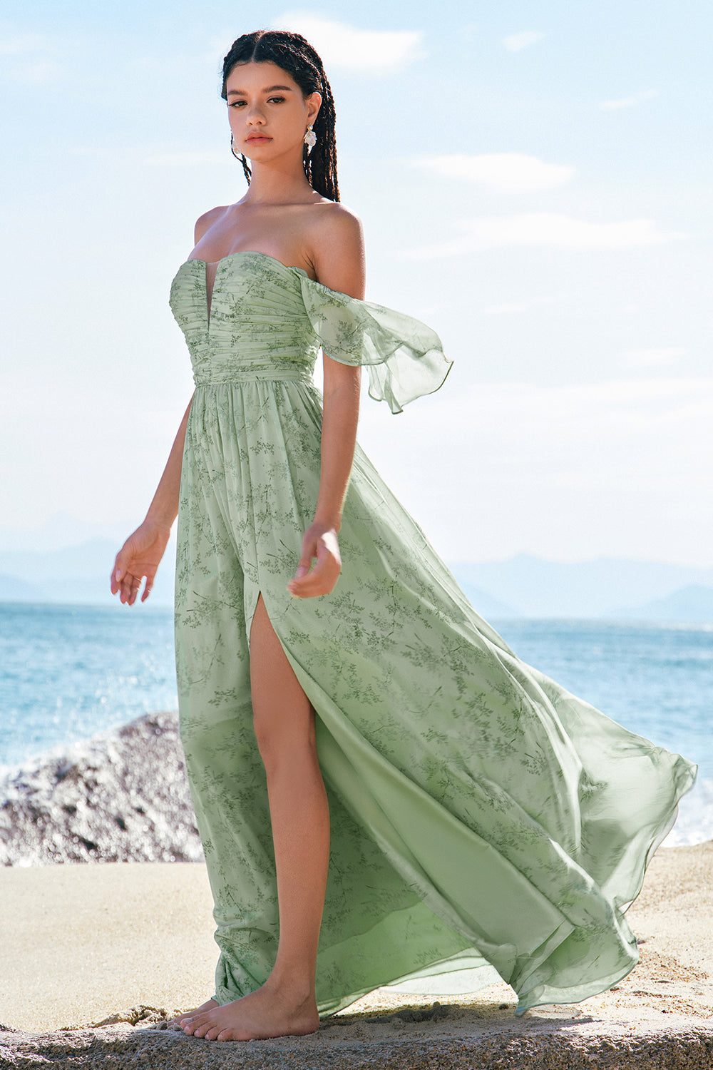 Dusty Sage A-linje Off Shoulder Print Lang brudepikekjole med splitt