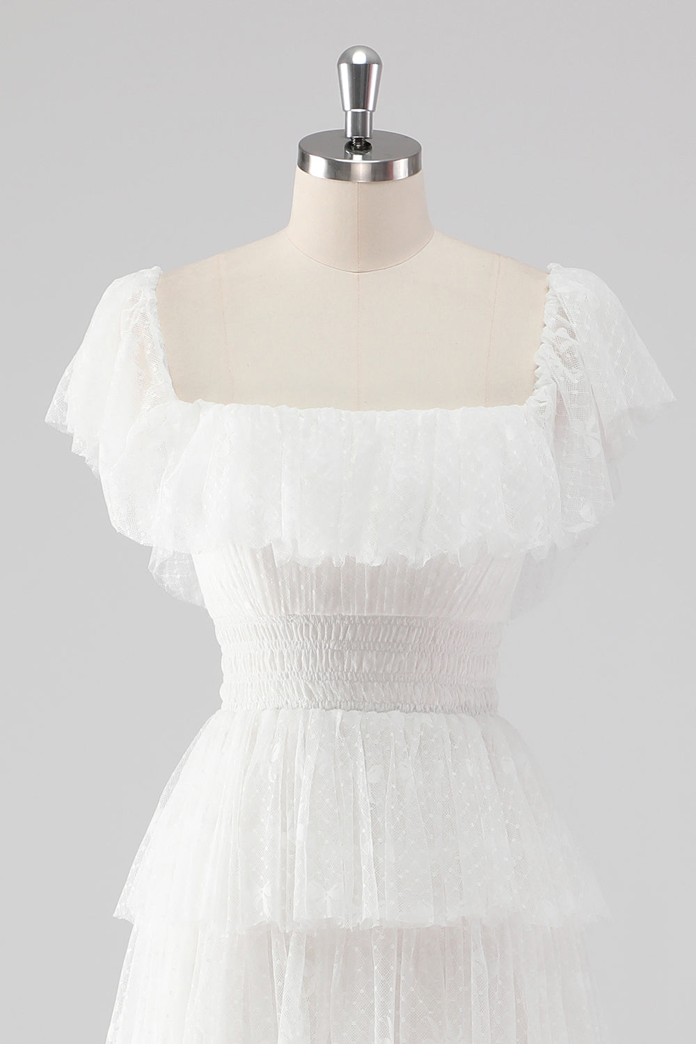 En linje svart firkantet hals formell kjole