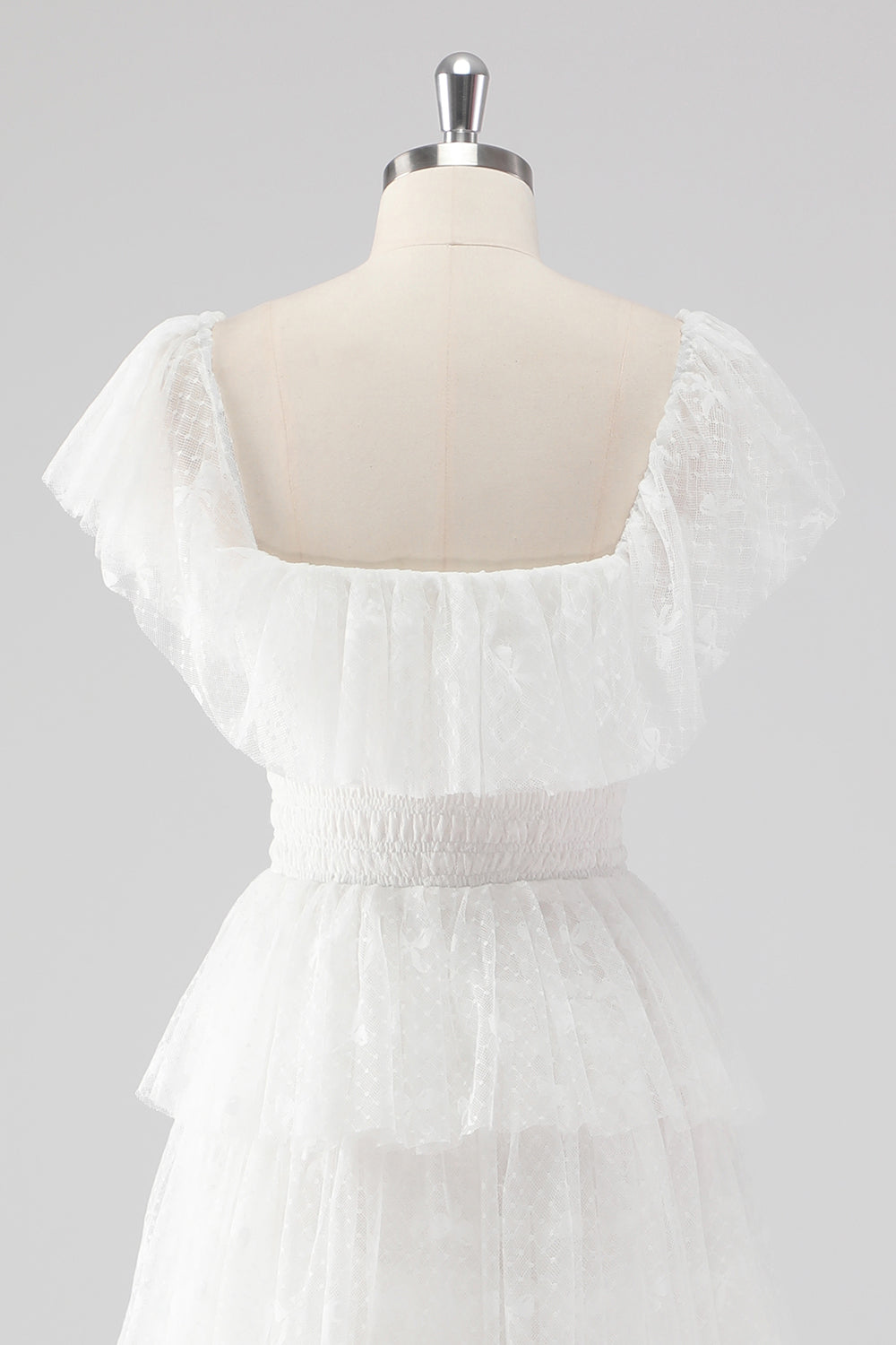 En linje svart firkantet hals formell kjole