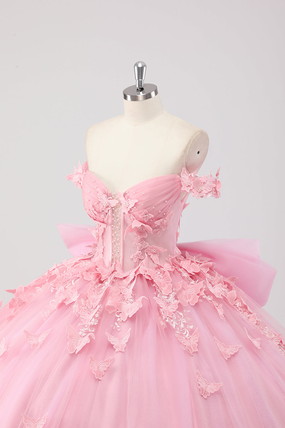 Prinsesse Blush Rosa Ballkjole Off the Shoulder Beaded Butterfly Tyll Quinceanera Kjole med Sløyfe