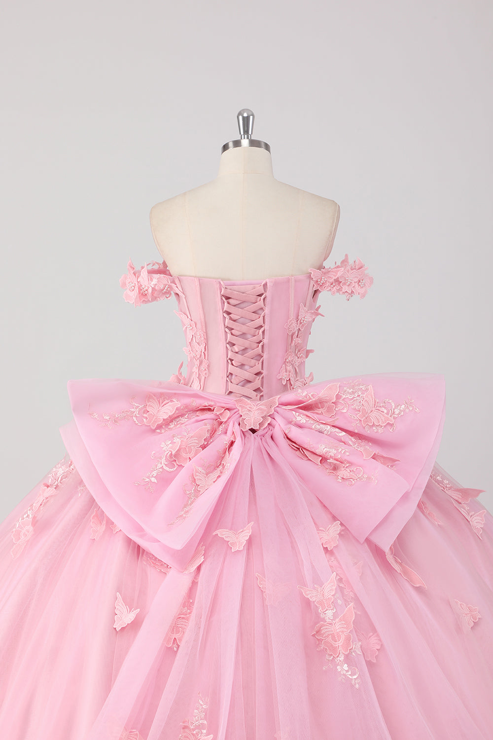 Prinsesse Blush Rosa Ballkjole Off the Shoulder Beaded Butterfly Tyll Quinceanera Kjole med Sløyfe