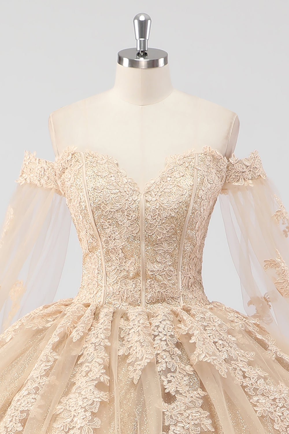 Prinsesse Champagne Off the Shoulder Cape Ermer Tyll Quinceanera Kjole med applikasjoner