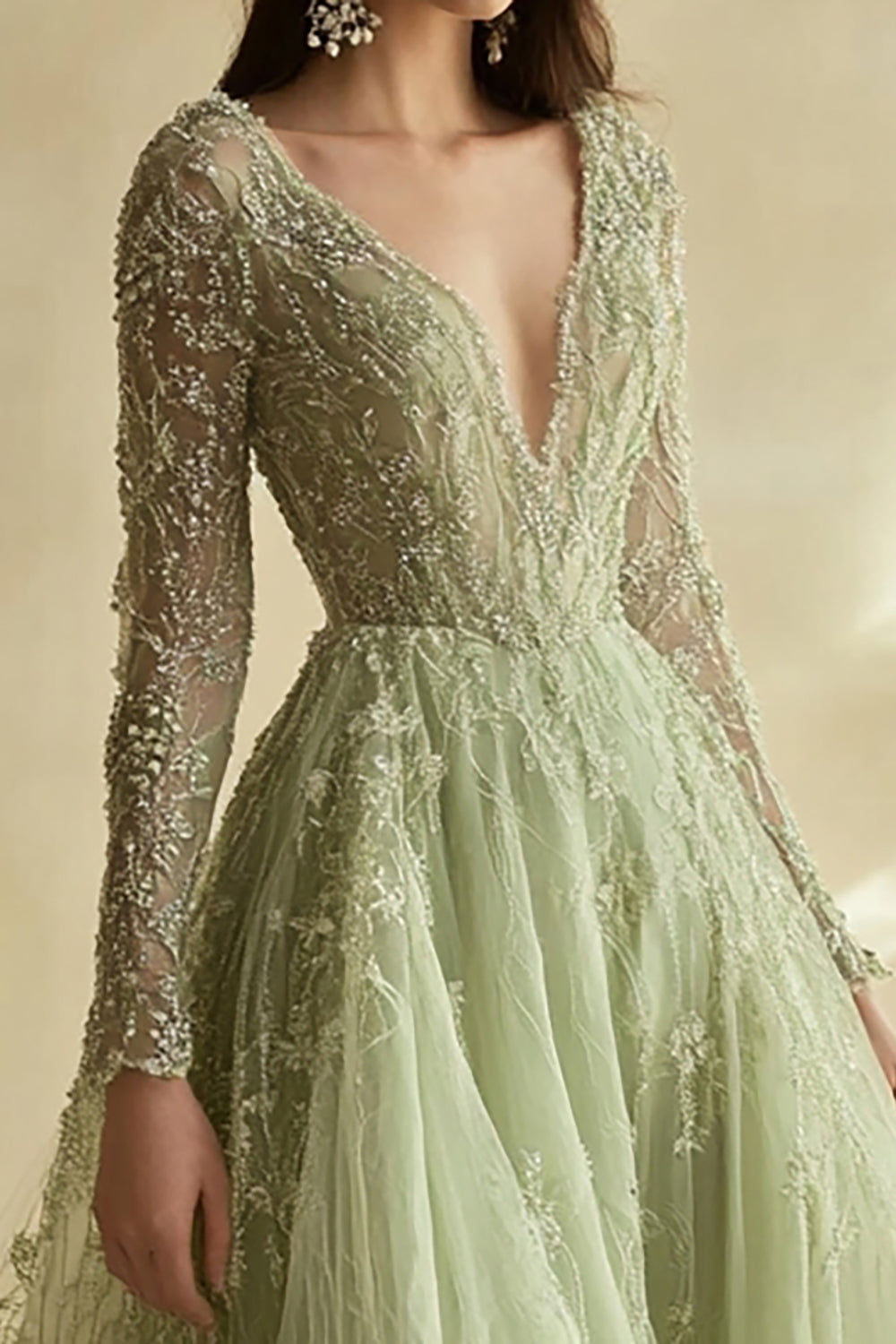 Dusty Sage Lace Applique Tyll V-hals Ballkjole med lange ermer