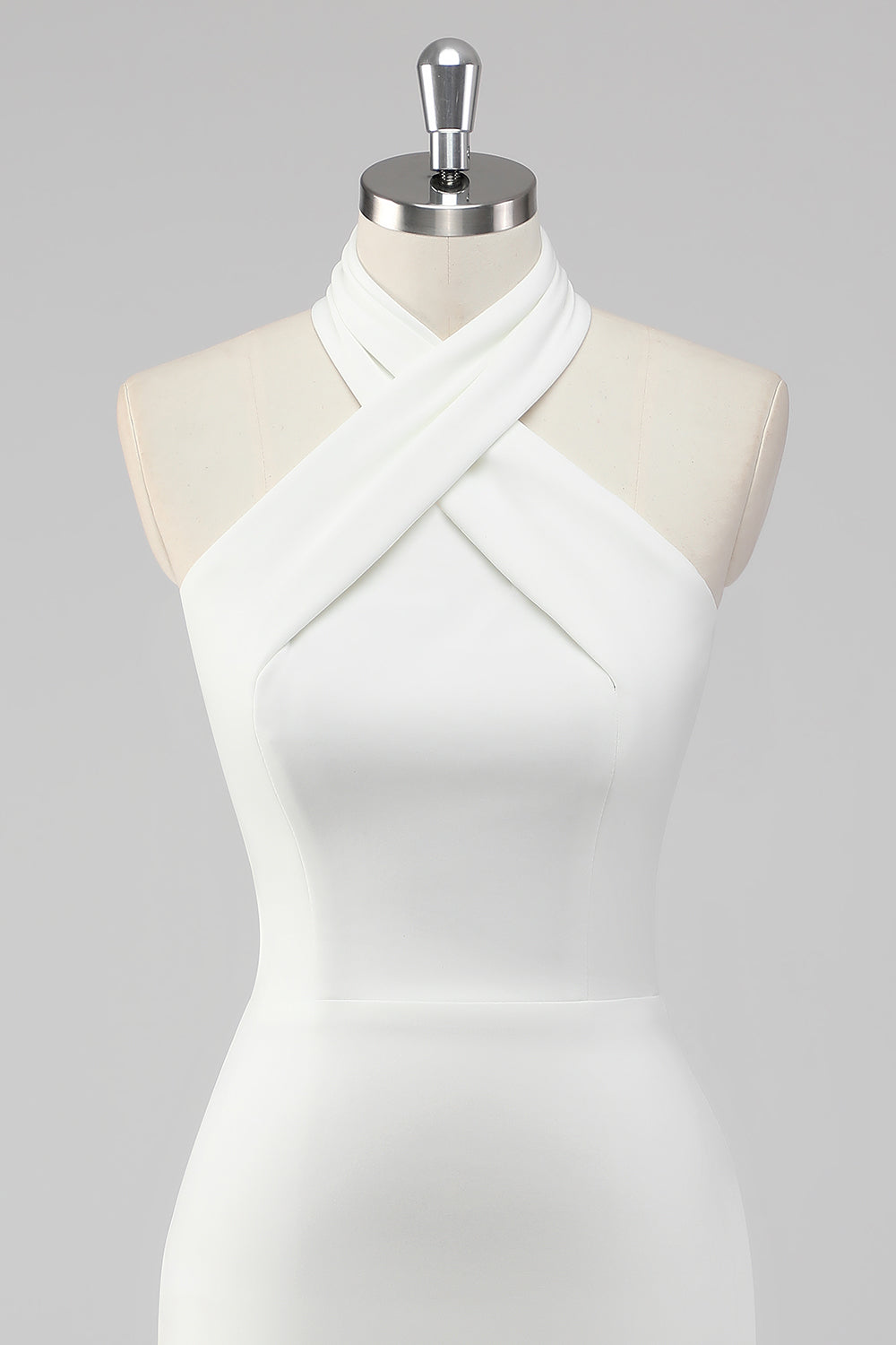 A-linje halterneck sateng liten hvit konfirmasjonskjole