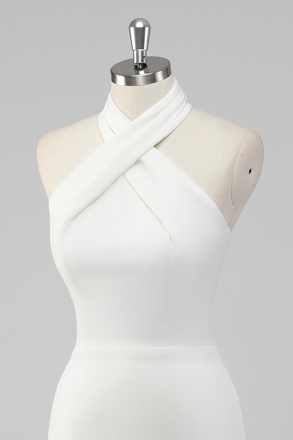 A-linje halterneck sateng liten hvit konfirmasjonskjole