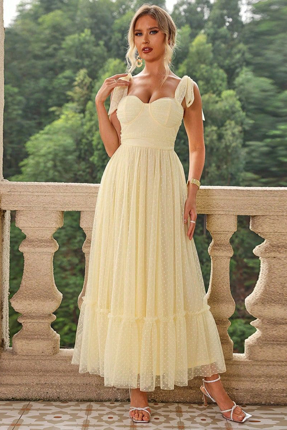 En linje plissert sløyfe Spaghetti Stropper Svart Lang Brudepikekjole