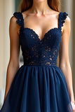 Navy A Line Spaghetti Stropper Lagdelt Blonder Lang Ballkjole