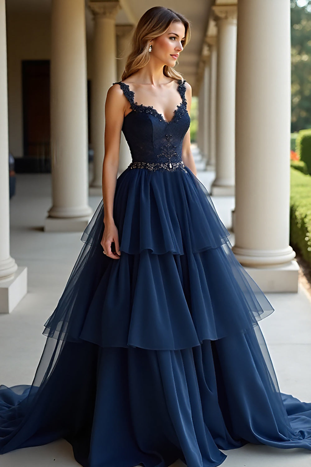 Navy A Line Spaghetti Stropper Lagdelt Blonder Lang Ballkjole