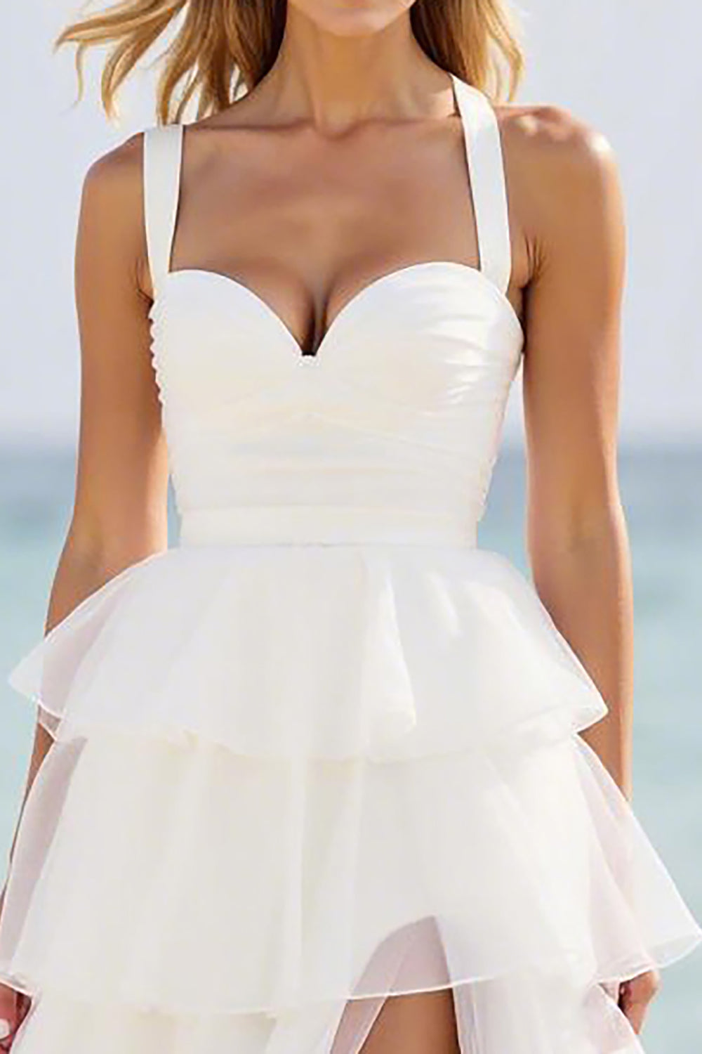 Hvit A Line Lagdelt Organza Ballkjole