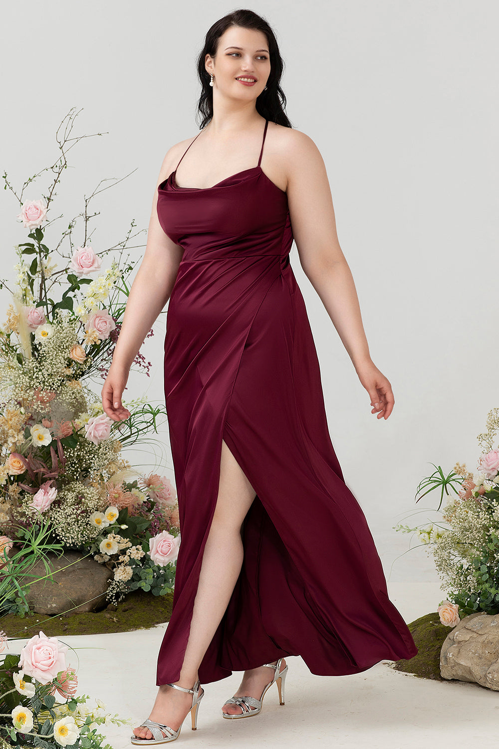 Burgunder sateng skjede Halter Plus Size brudepike kjole med spalt