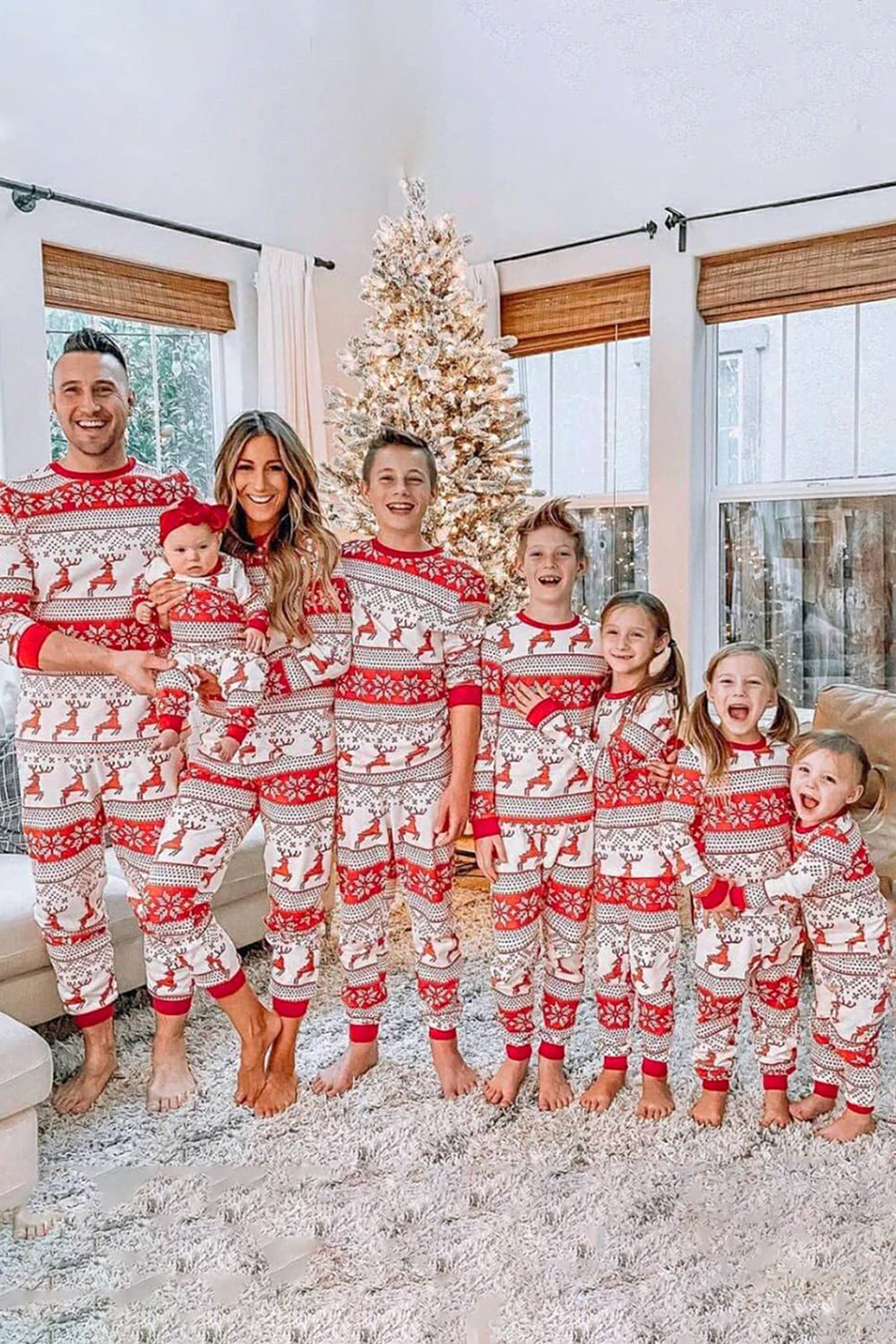 Rødt snøfnugg og hjortemønster Christmas Fmaily matchende pyjamassett
