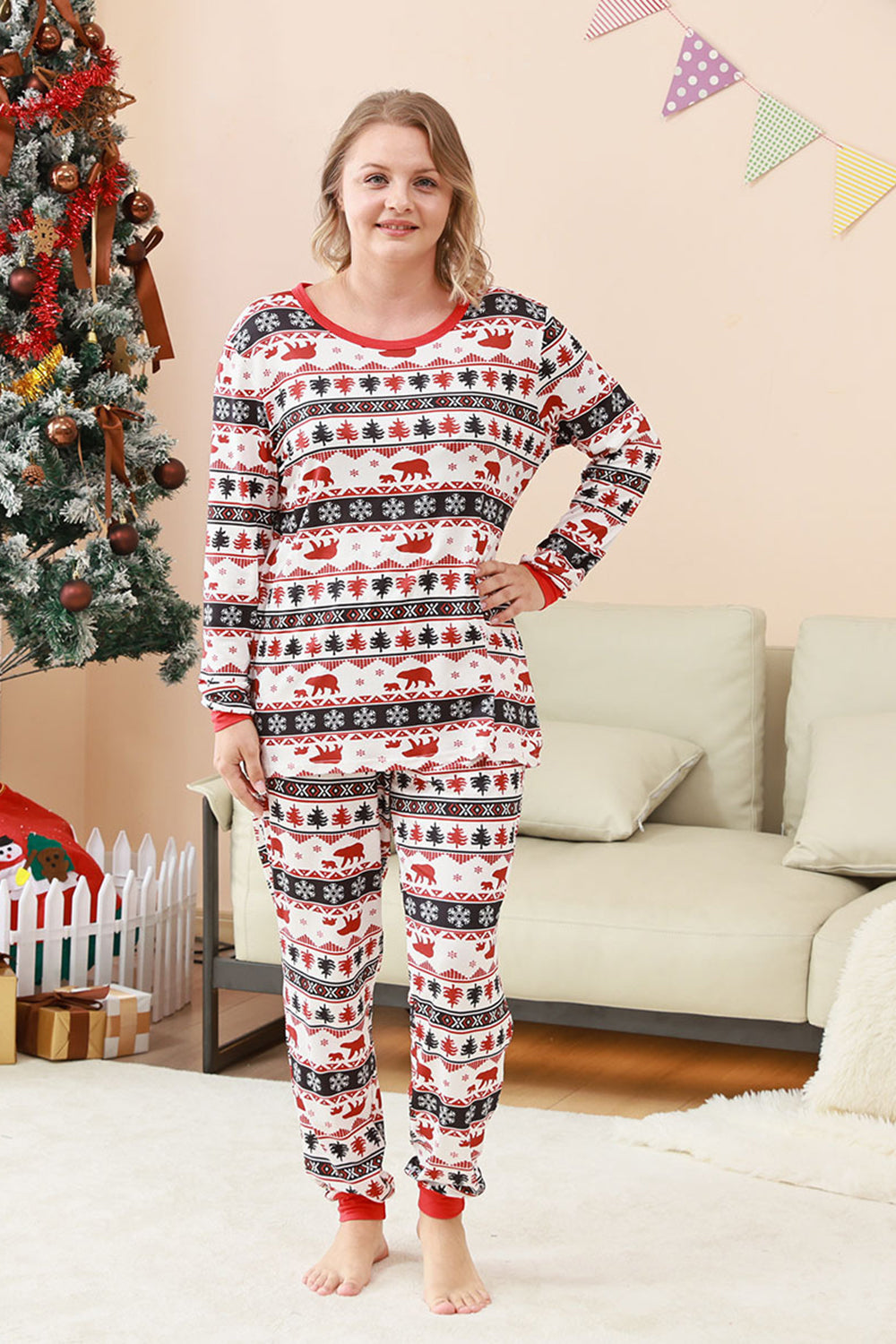 Svart og hvitt trykt Christmas Fmaily matchende pyjamassett