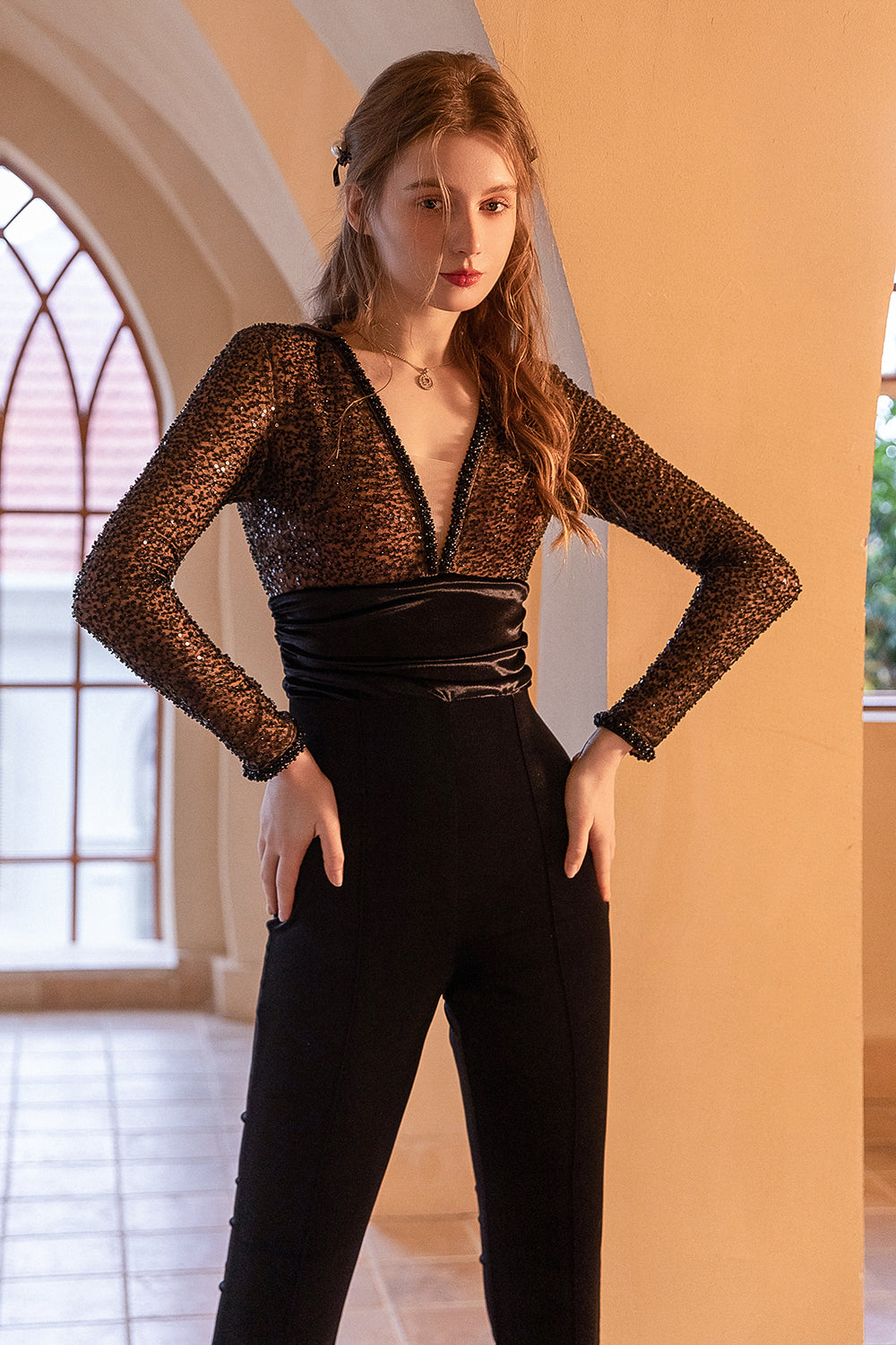 Svart V-hals paljett lang jumpsuit med lange ermer