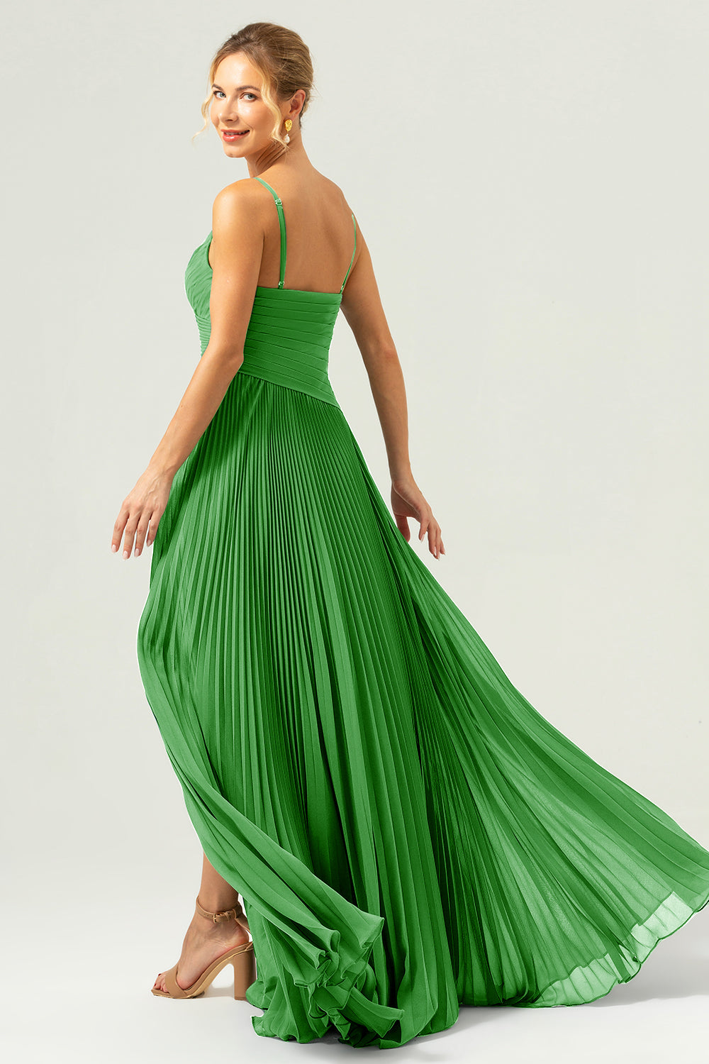 A-linje Spaghetti Stropper Plissert Chiffon Eucalyptus Brudepike Kjole med Splitt