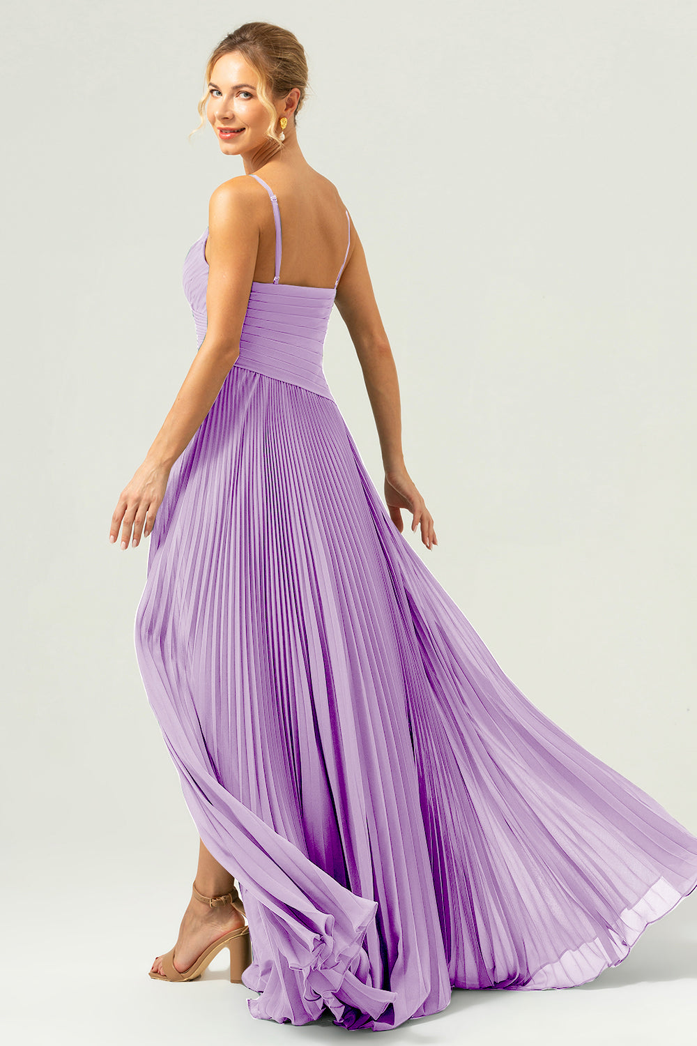 A-linje Spaghetti Stropper Plissert Chiffon Eucalyptus Brudepike Kjole med Splitt