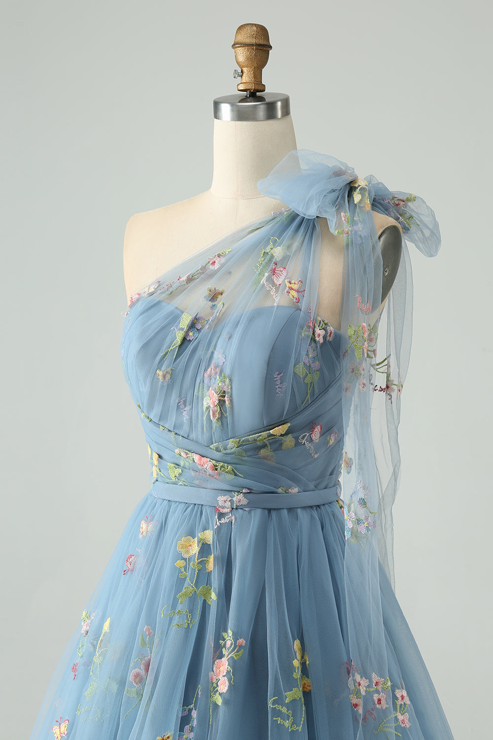 Grå Blå A Line One Shoulder Tylle Kort Homecoming kjole med blomsterbroderi