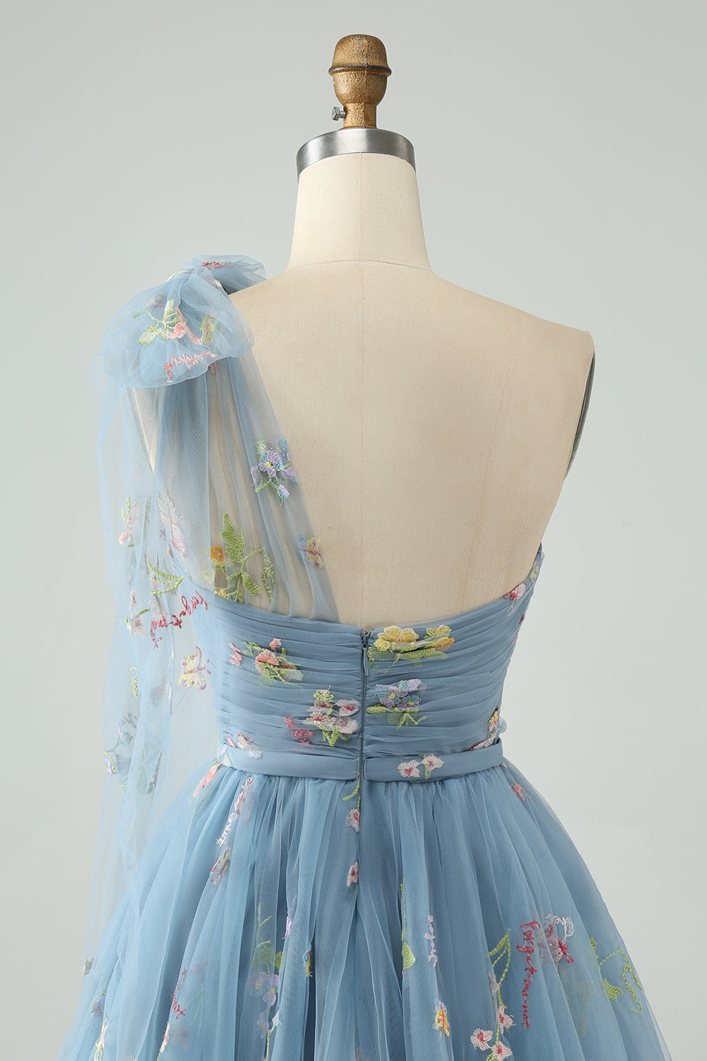 Grå Blå A Line One Shoulder Tylle Kort Homecoming kjole med blomsterbroderi