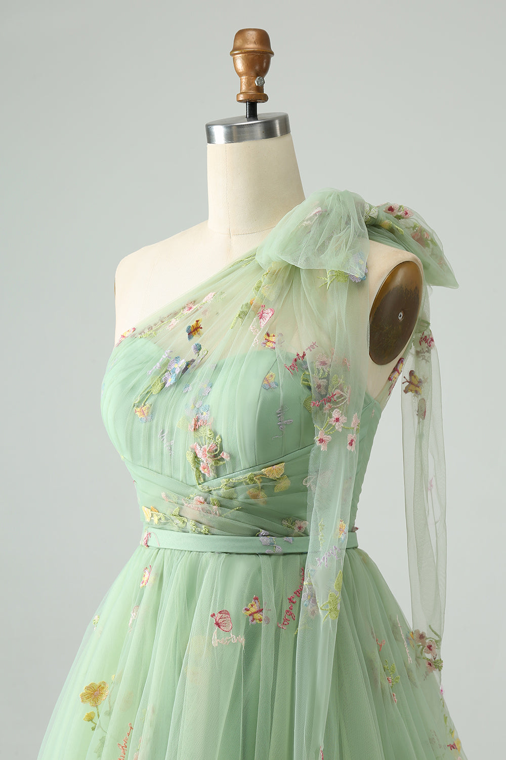 Grå Blå A Line One Shoulder Tylle Kort Homecoming kjole med blomsterbroderi