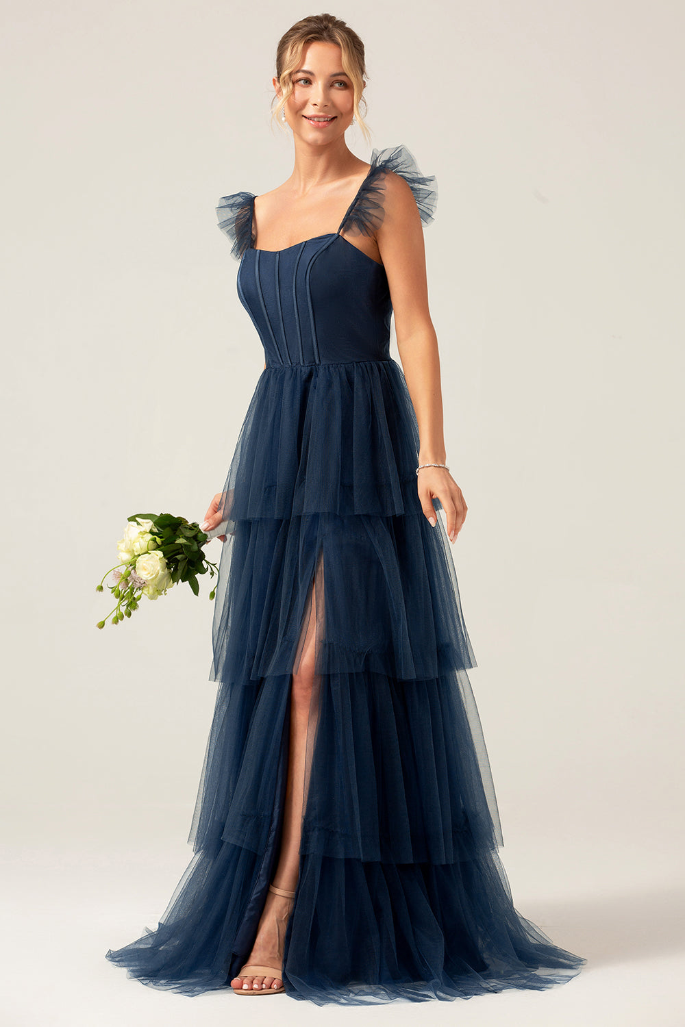 Avtakbare stropper A Line Navy Tiered Long Bridesmaid Dress