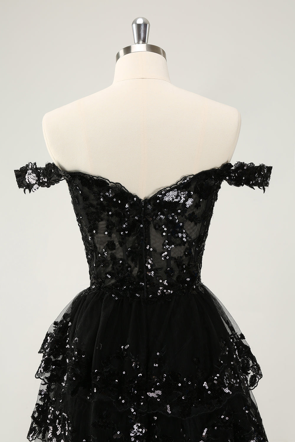 Sparkly Black En linje av skulderen Korsett Tiered Lace Short Homecoming Dress