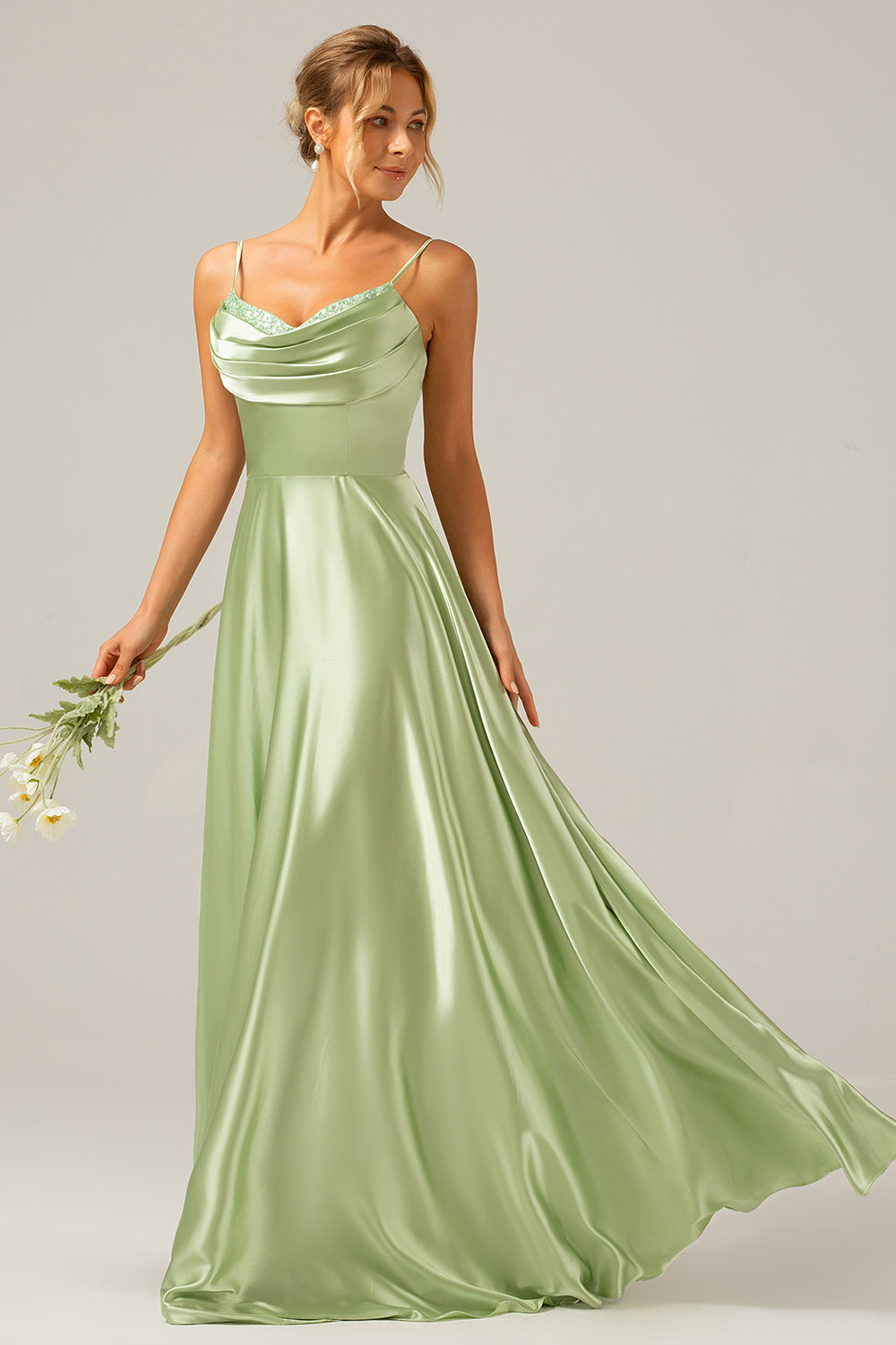Dusty Sage A Line Cowl Neck Satin Long brudepike kjole med plissert
