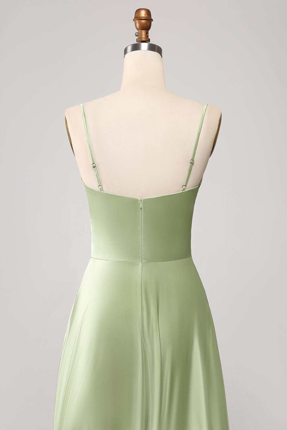 Dusty Sage A Line Cowl Neck Satin Long Prom Kjole med plissert
