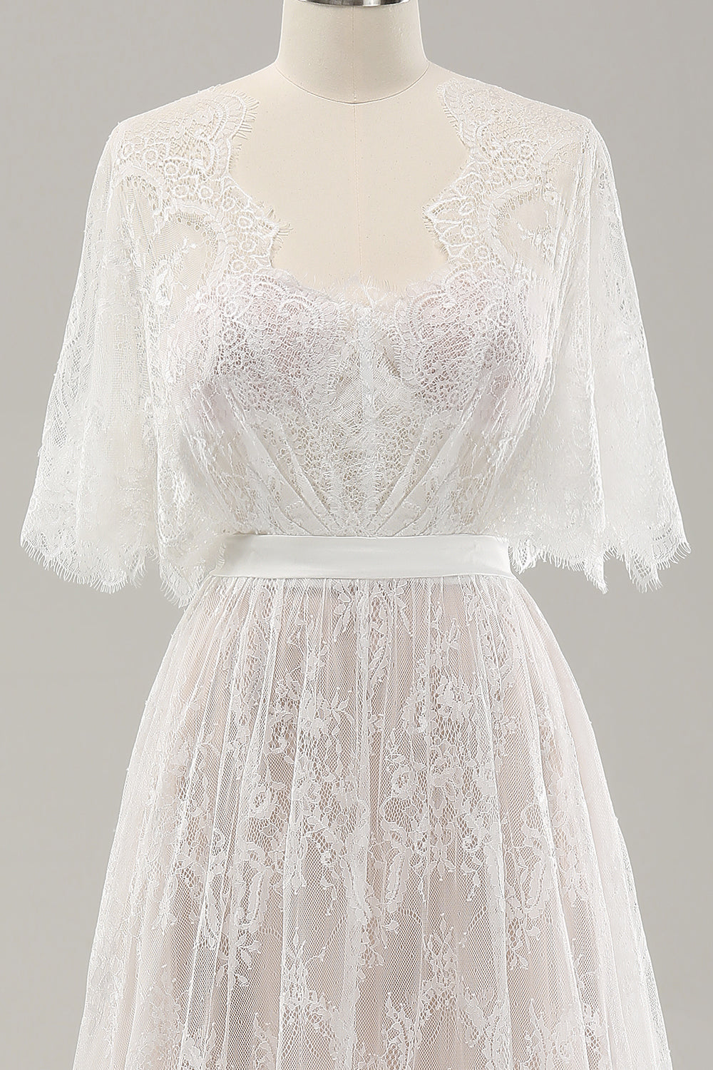 Hvit A Line Sweetheart Lace Long brudekjole med korte ermer