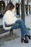 Hvit åpen front shearling fuskepels