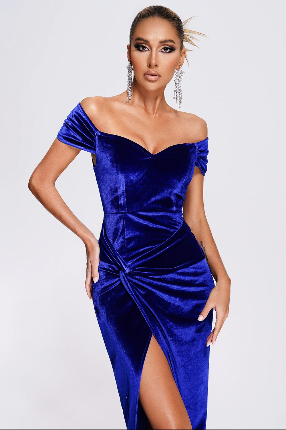 Av skulderen Royal Blue Velvet Holiday Party kjole med Slit
