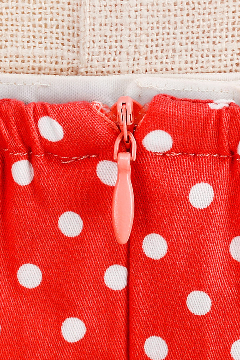 Halter Red Polka Dots kjole fra 1950-tallet