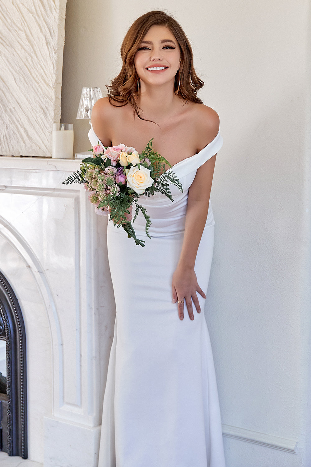 hvit av skulderen havfrue ballkjole