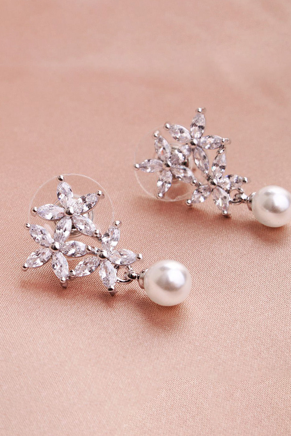 Blomst Pearl Rhinestone øredobber