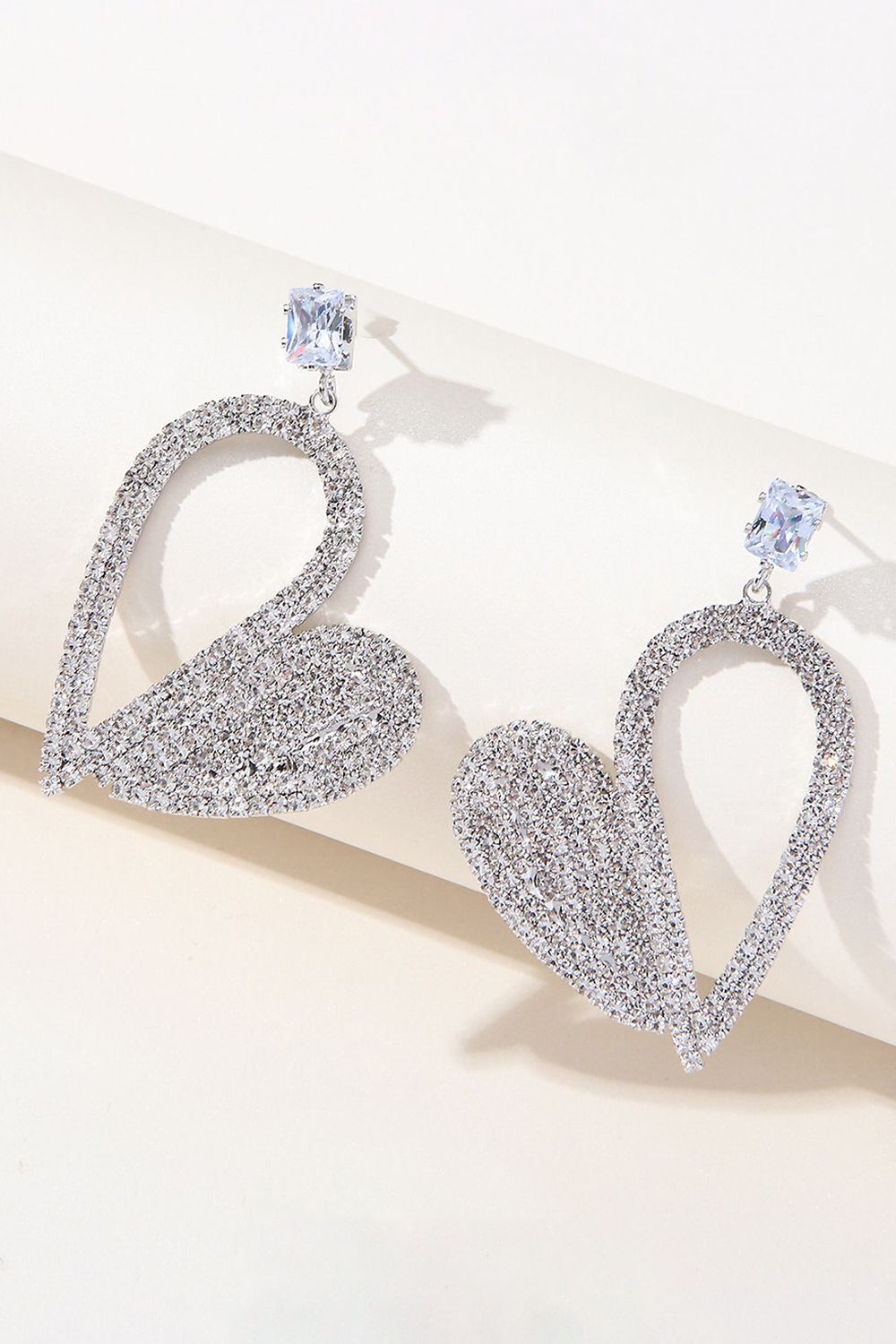 Mote Silver Heart Rhinestone Dangling øredobber for kvinner