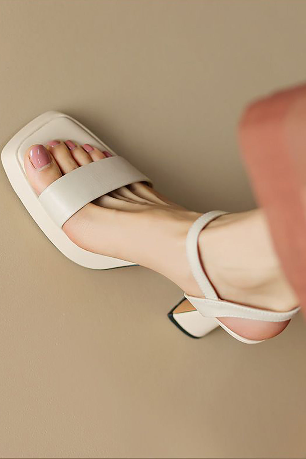 Svart åpen tå høyhælt sandal