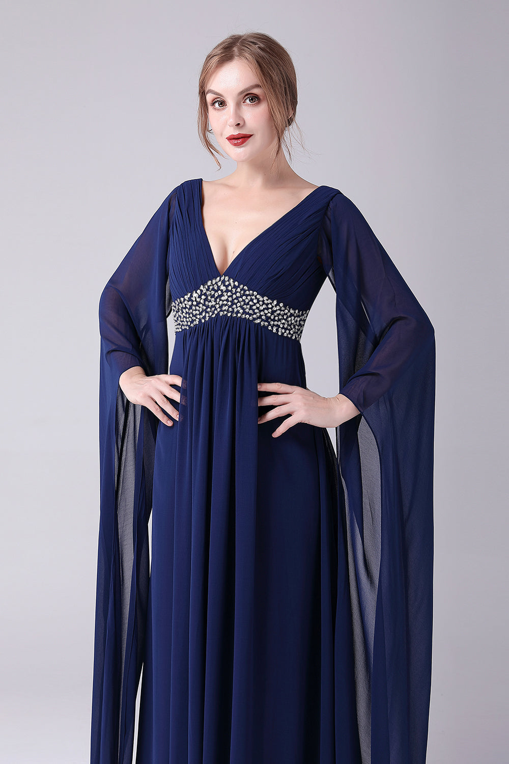 Navy A-Line V-Neck Chiffon gulvlengde mor til bruden kjole med plissert