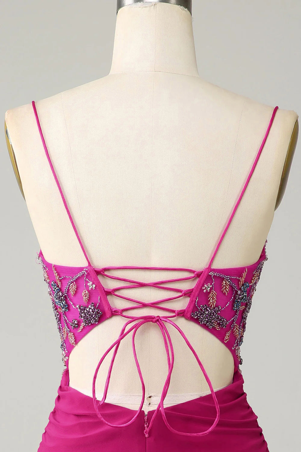 Stilig Bodycon Spaghetti stropper Fuchsia Kort Homecoming kjole med Beaded
