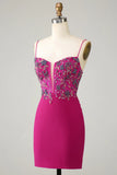 Stilig Bodycon Spaghetti stropper Fuchsia Kort Homecoming kjole med Beaded