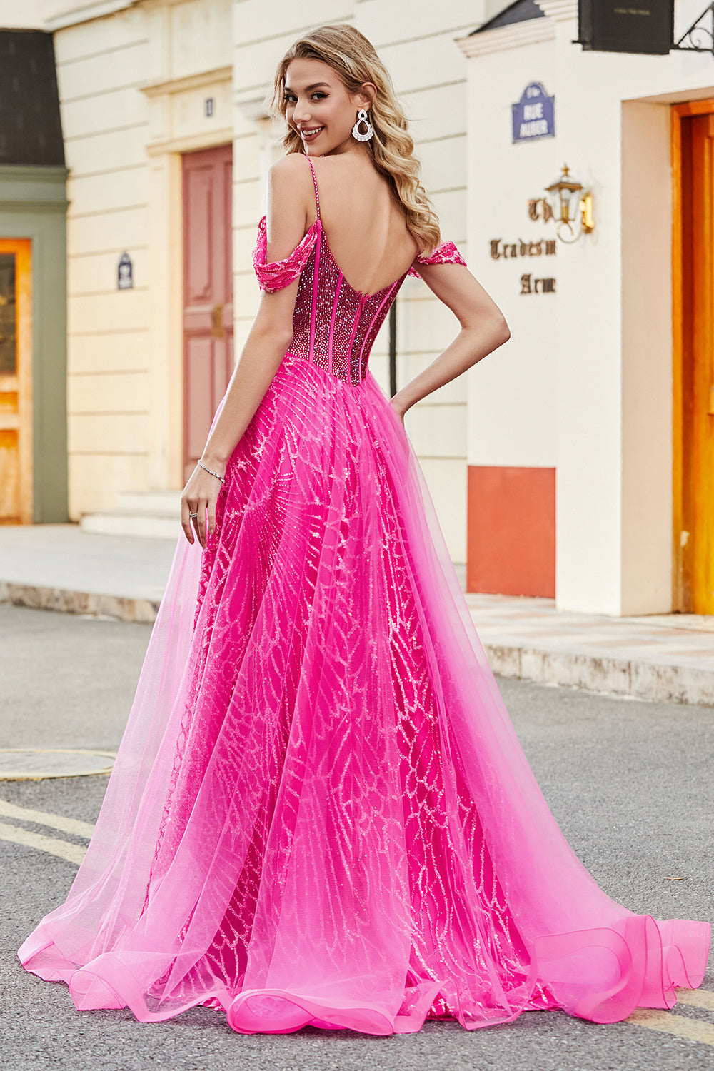 A-Line Cold Shoudler Sparkly Hot Pink Corset Prom kjole med Beading