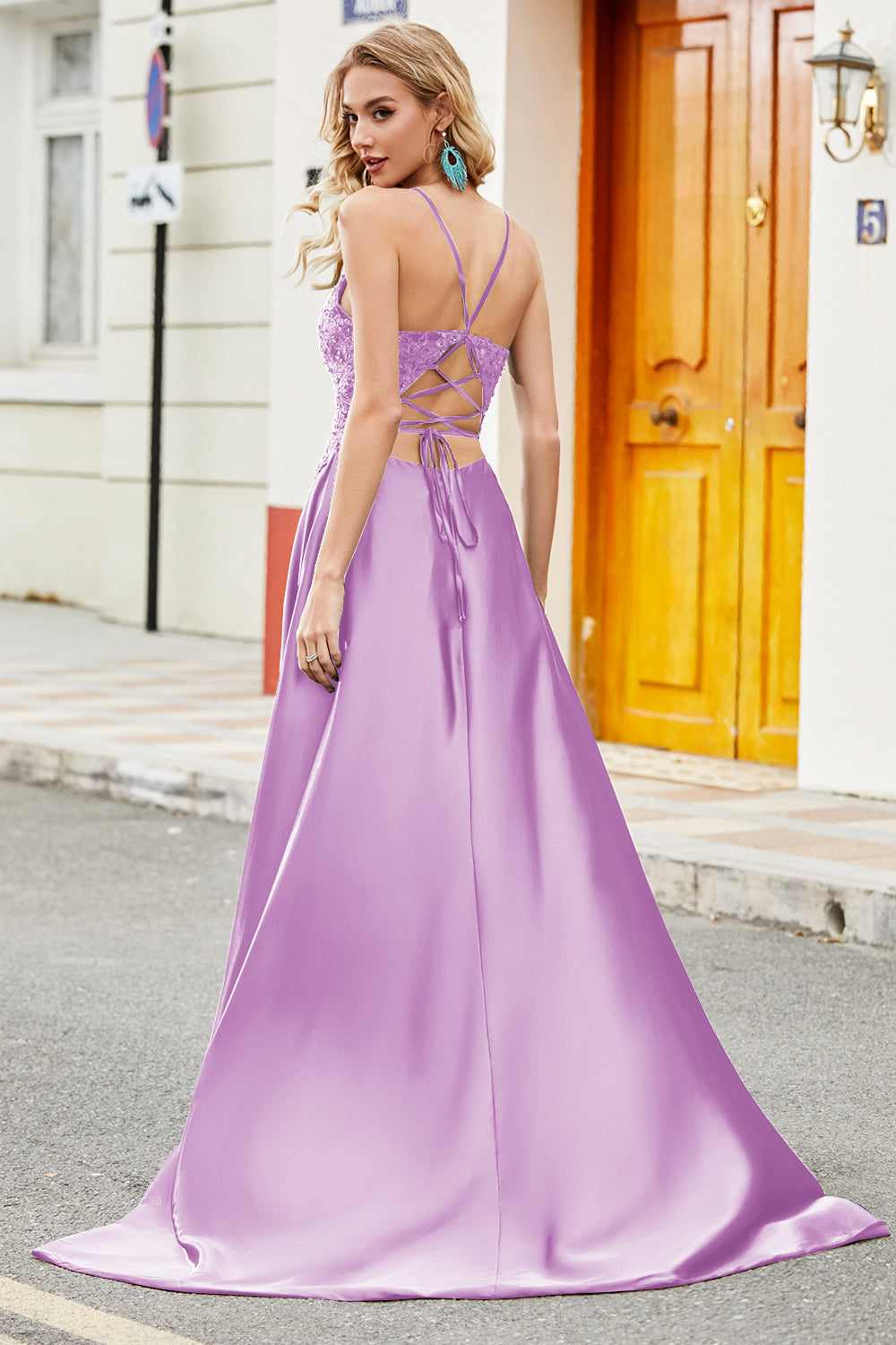 Royal Blue A Line Spaghetti stropper Long Backless Prom Kjole med Appliques