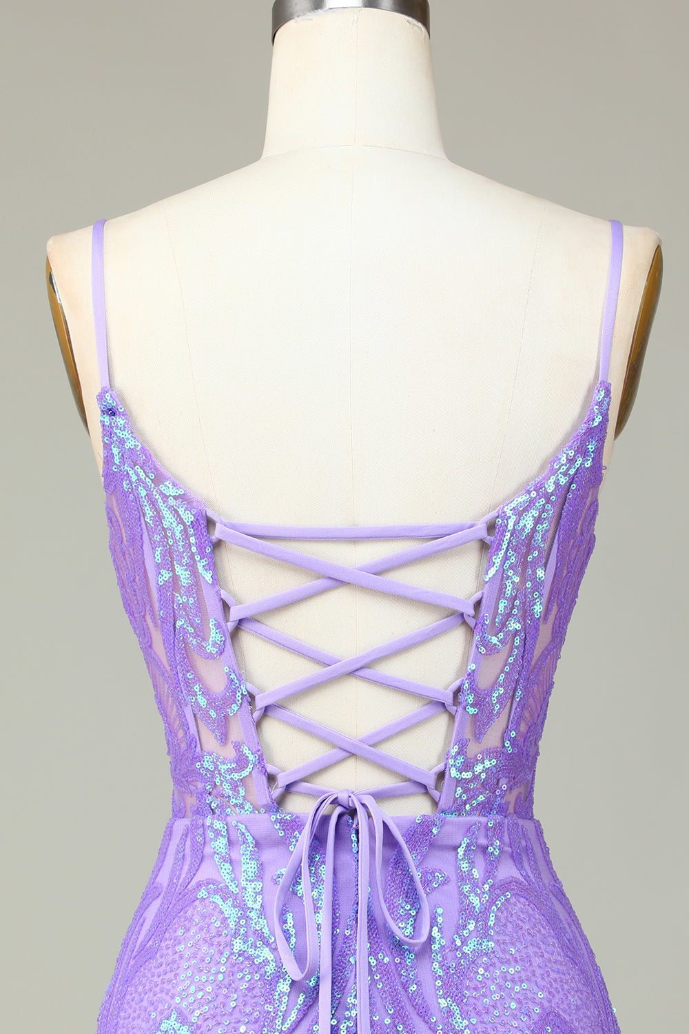 Stilig Bodycon Spaghetti stropper Lilac Sequins Korsett Homecoming kjole med Criss Cross Back