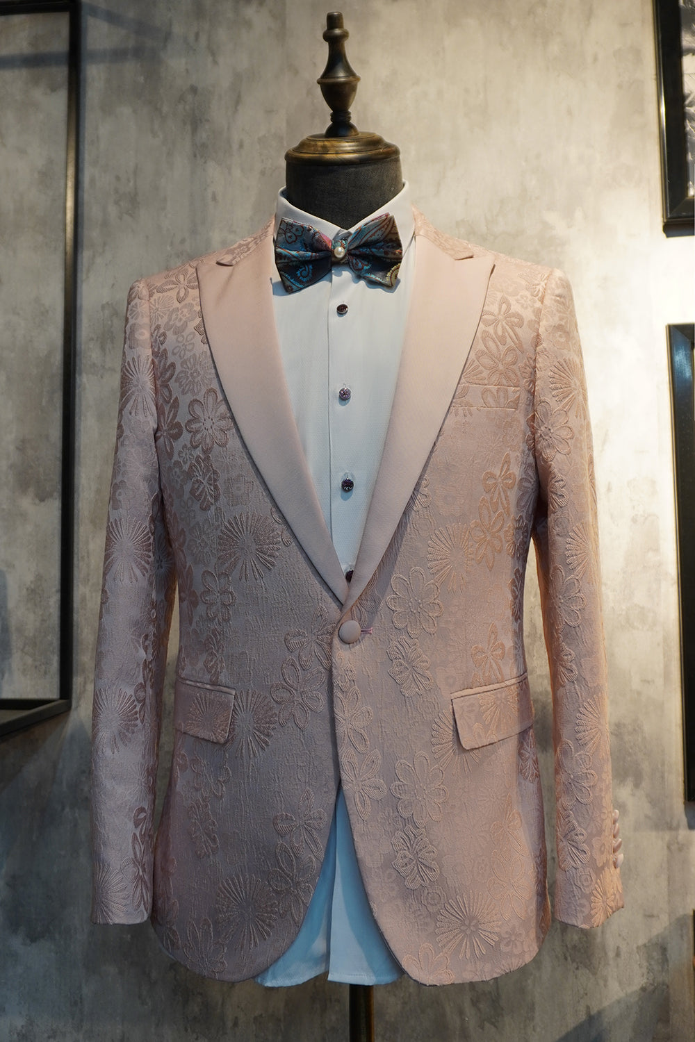 Peak Lapel One Button Mørkeblå Jacquard Menns bryllupsfest dresser