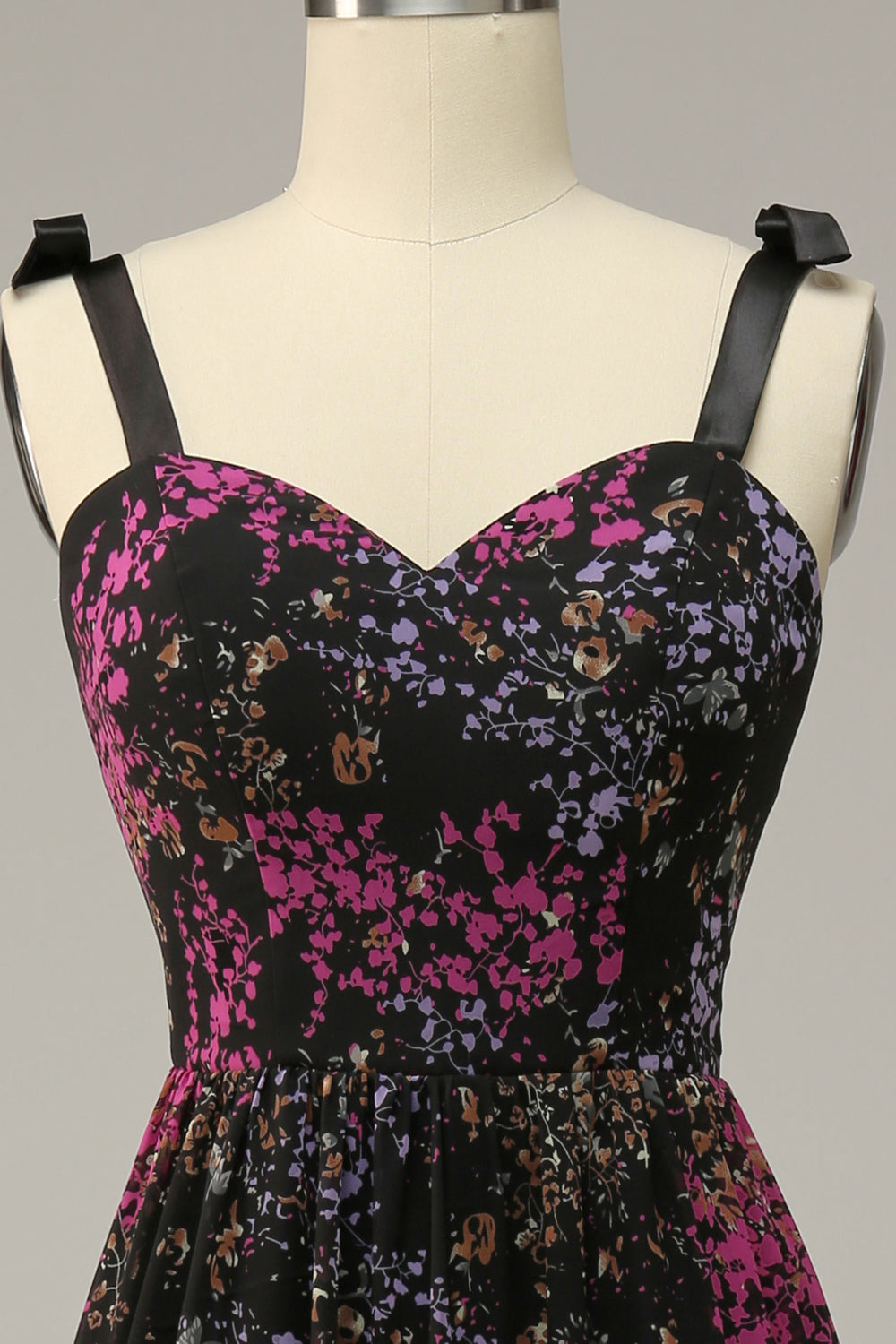En linje Spaghetti stropper Black Mixed Flower Plus Size Prom kjoler